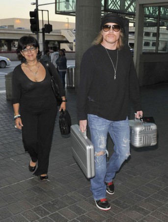 荷物は自分で持ちます